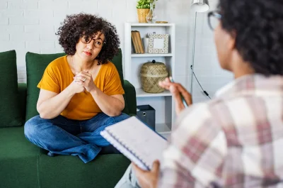 coaching-vs-therapy-for-mental-health-1440x810